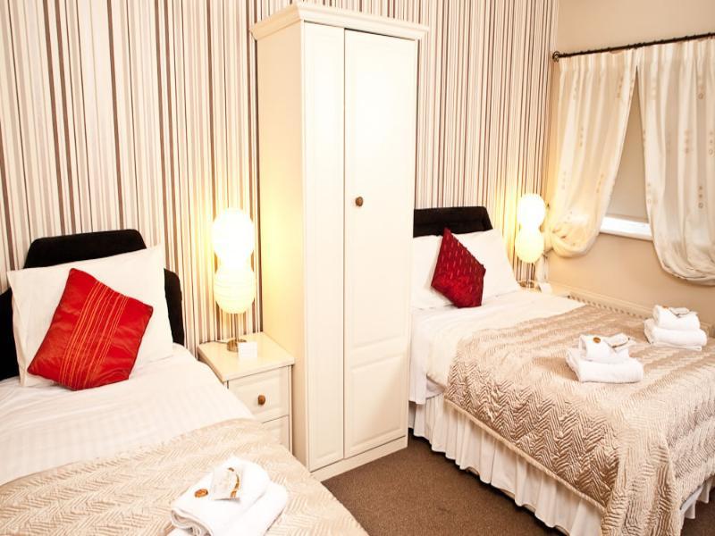 Amber Hill Bed & Breakfast Голуей Екстериор снимка