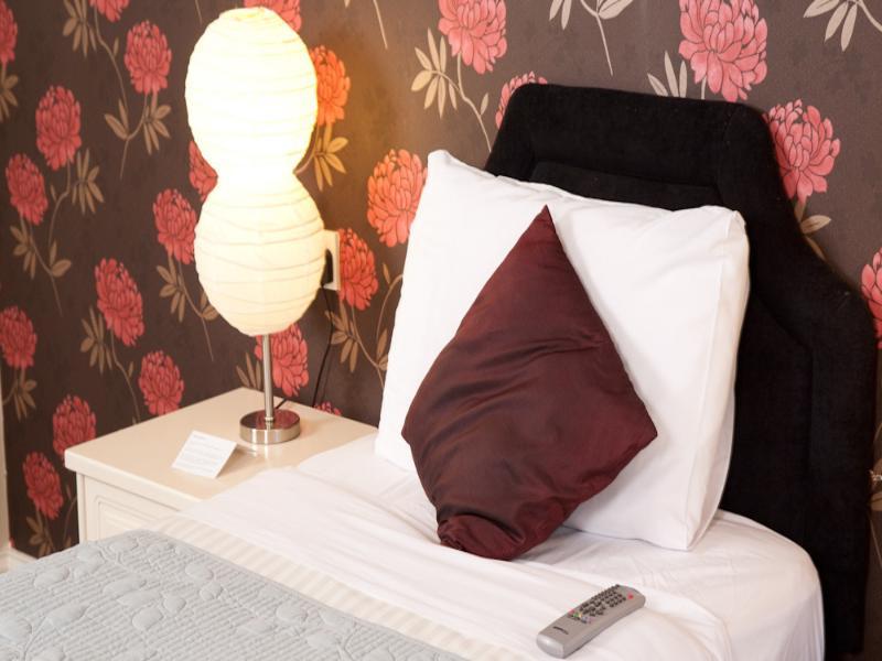 Amber Hill Bed & Breakfast Голуей Екстериор снимка