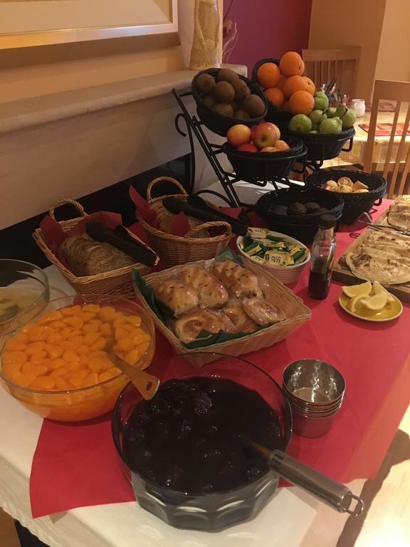 Amber Hill Bed & Breakfast Голуей Екстериор снимка