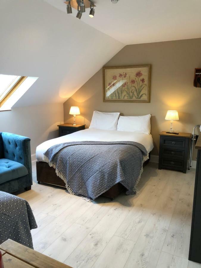 Amber Hill Bed & Breakfast Голуей Екстериор снимка
