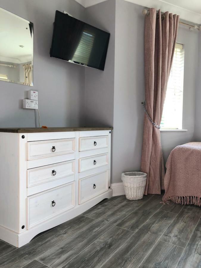 Amber Hill Bed & Breakfast Голуей Екстериор снимка