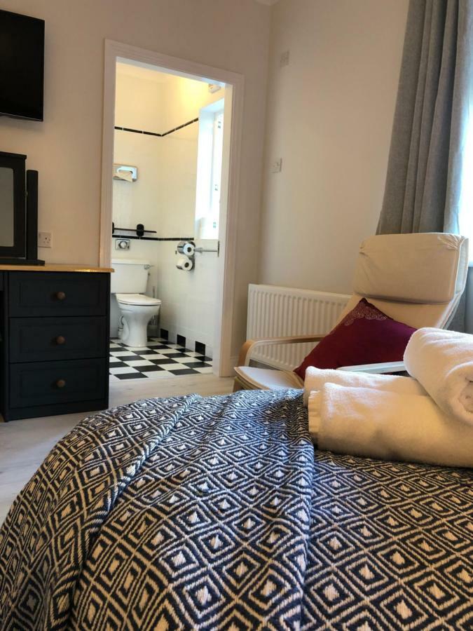 Amber Hill Bed & Breakfast Голуей Екстериор снимка